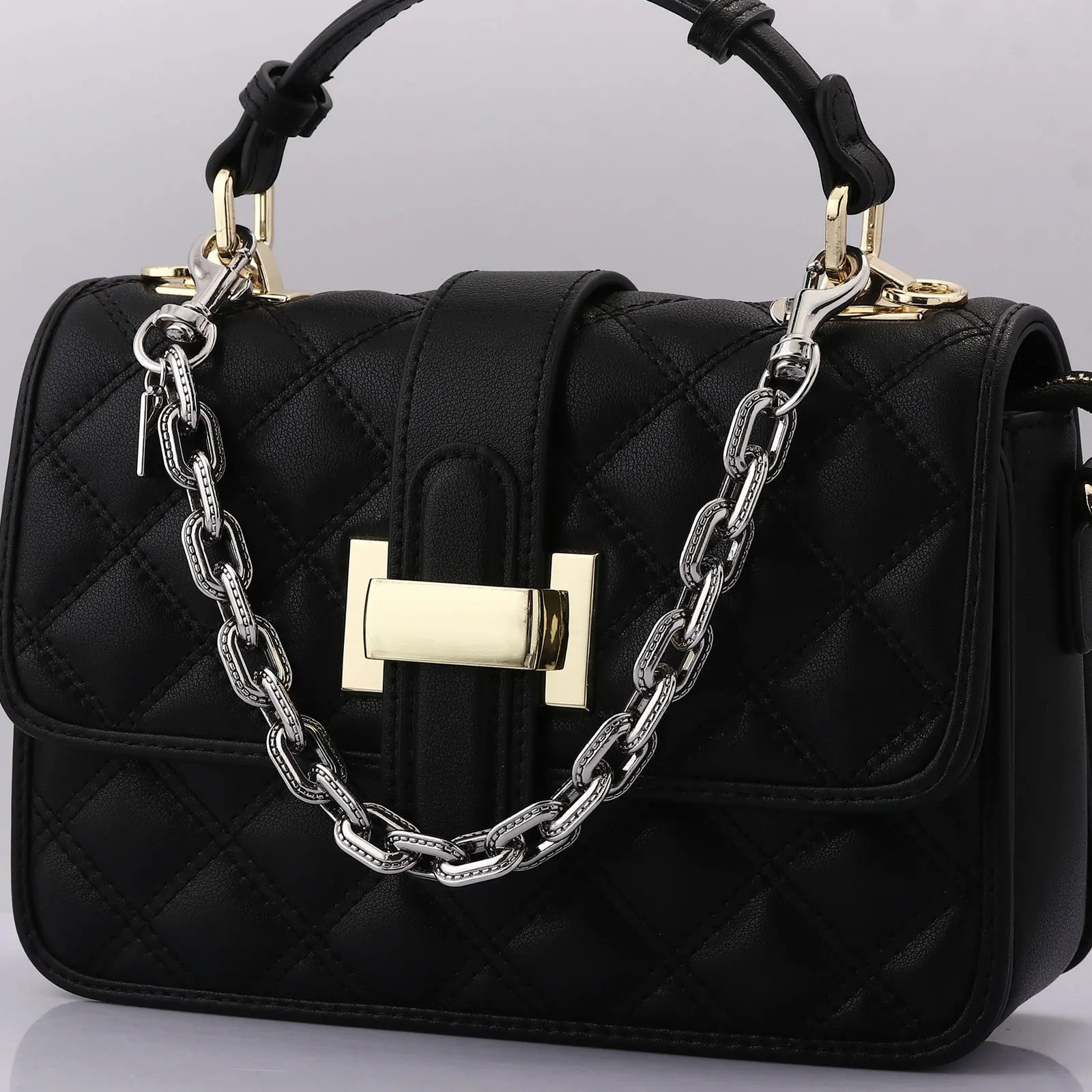 All-season Versatile Metal Two-color Chain Bag Pendant Womens Cross-border Fashion Bag Pendant Jewelry Gift 260327