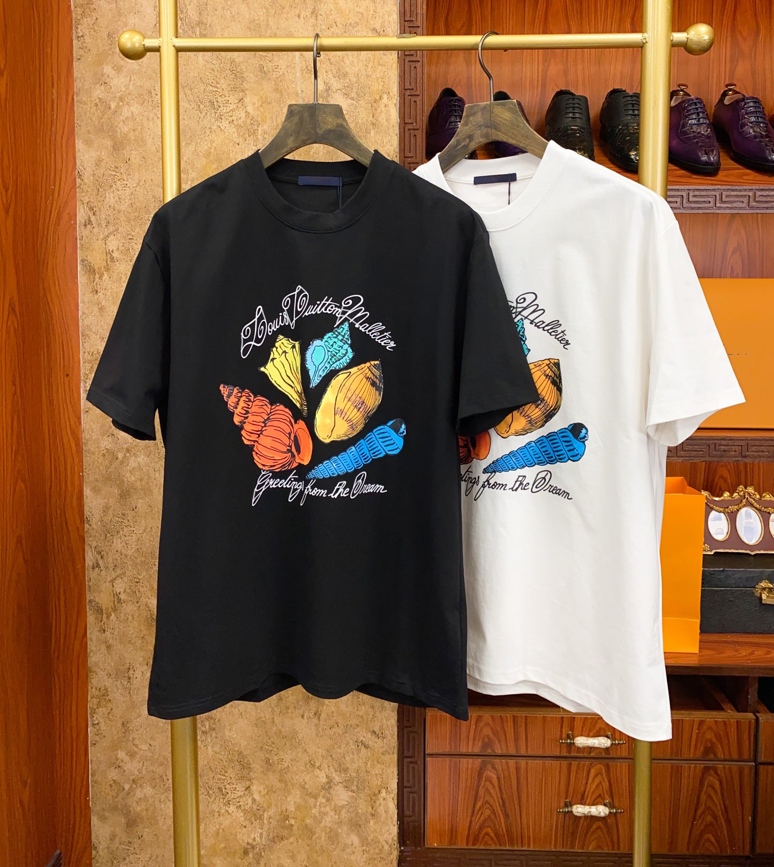 Designer TShirts Mens Designer T shirts Womens Tshirt Summer Couple Letter Tshirts Casual white black T-Stirt Short Sleeve Round Crew Neck Cotton Youth Tee 20 style