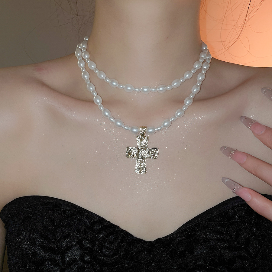 Fashionable European-American Cross Necklace - Unique Pearl Collarbone Chain Design - view 4
