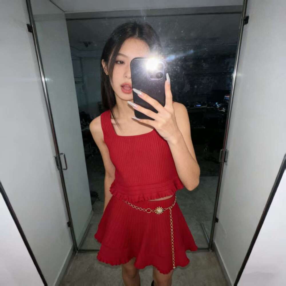 2026 Spring Designer French Elegant k30 Red Square FC Neck Slim Knitted Tank Top+Women's Skirt Set