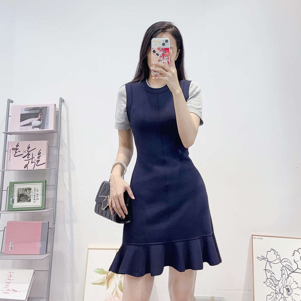 French women's 2026 autumn new k30 elegant and simple round neck slim fit patchwork knitted dress