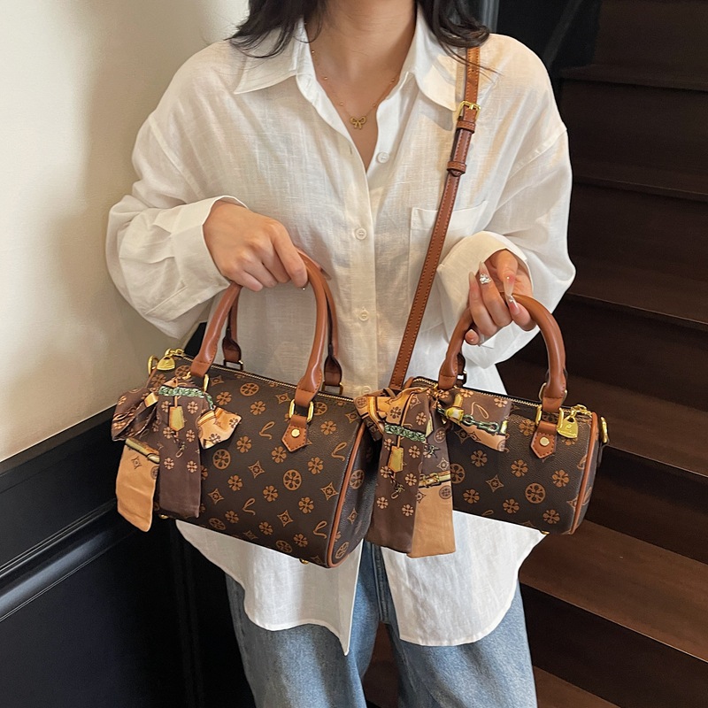 2026 Designer Handbag Trends: Vintage Print Boston Bag, Fashionable Large-Capacity Pillow Bag, Stylish Casual Shoulder Crossbody Bag, Luxury Handbag, 