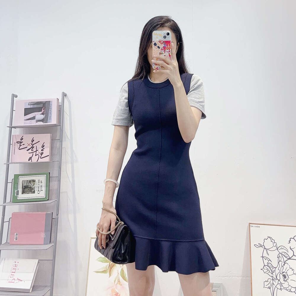 French women's 2026 autumn new k30 elegant and simple round neck slim fit patchwork knitted dress