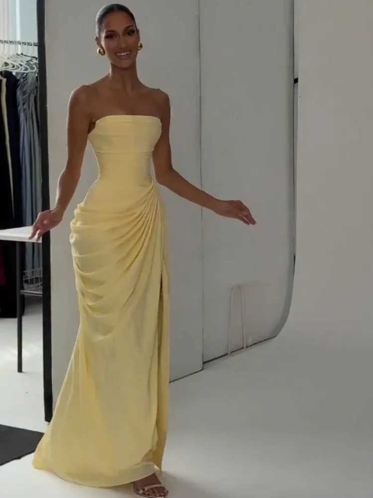Elegant Yellow Strapless Pleated Dress Women Chic Sleeveless Waist Cinching Split Maxi Gowns Lady Evening Party Dresses 2026 New C260331