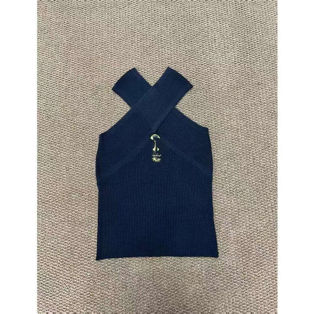 2026 spring/summer European FC and American style women's slim knit vest with tassel and irregular k30 button decoration