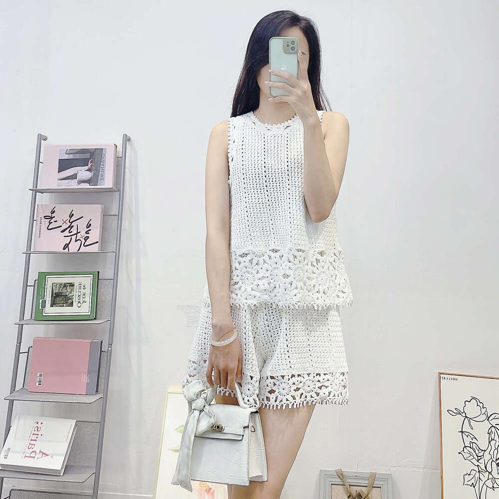 Cross-border clothing summer new French fashion k30 hollow crochet age-reducing knit women's tank top + shorts two-piece set