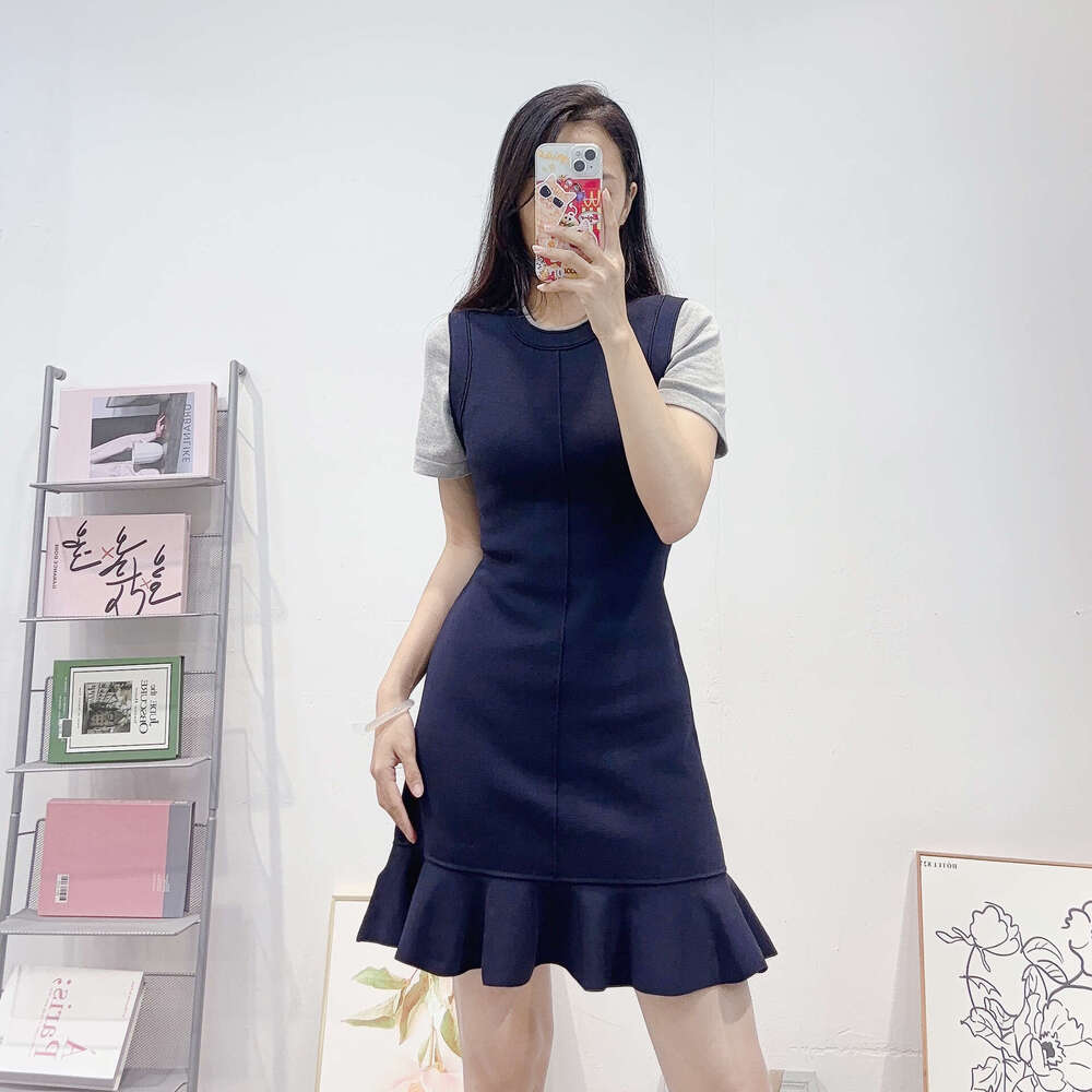 French women's 2026 autumn new k30 elegant and simple round neck slim fit patchwork knitted dress