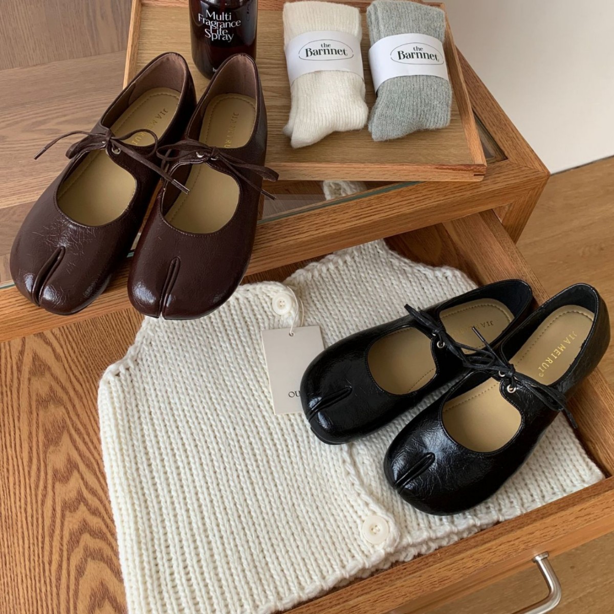 JIANERUI Free shipping new 2026 luxury Flat bottomed split toe flat toe ballet single shoe with pig trotters