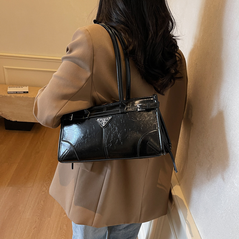 Free delivery Luxury shoulder bag Fashionable and minimalist women's handbag commuting shoulder bag