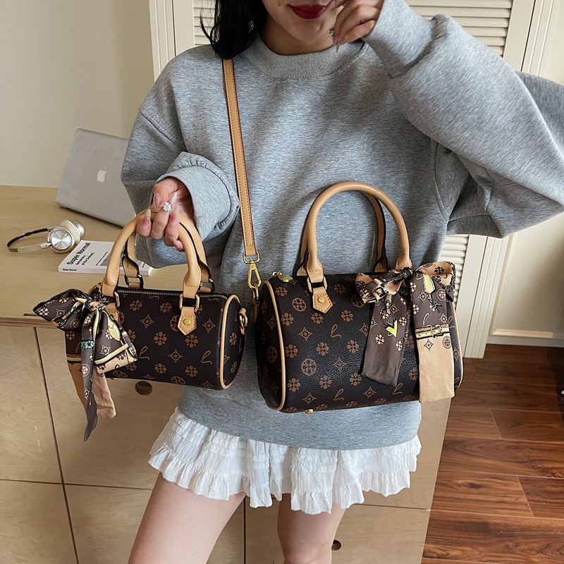 2026 Designer Handbag Trends: Vintage Print Boston Bag, Fashionable Large-Capacity Pillow Bag, Stylish Casual Shoulder Crossbody Bag, Luxury Handbag, 
