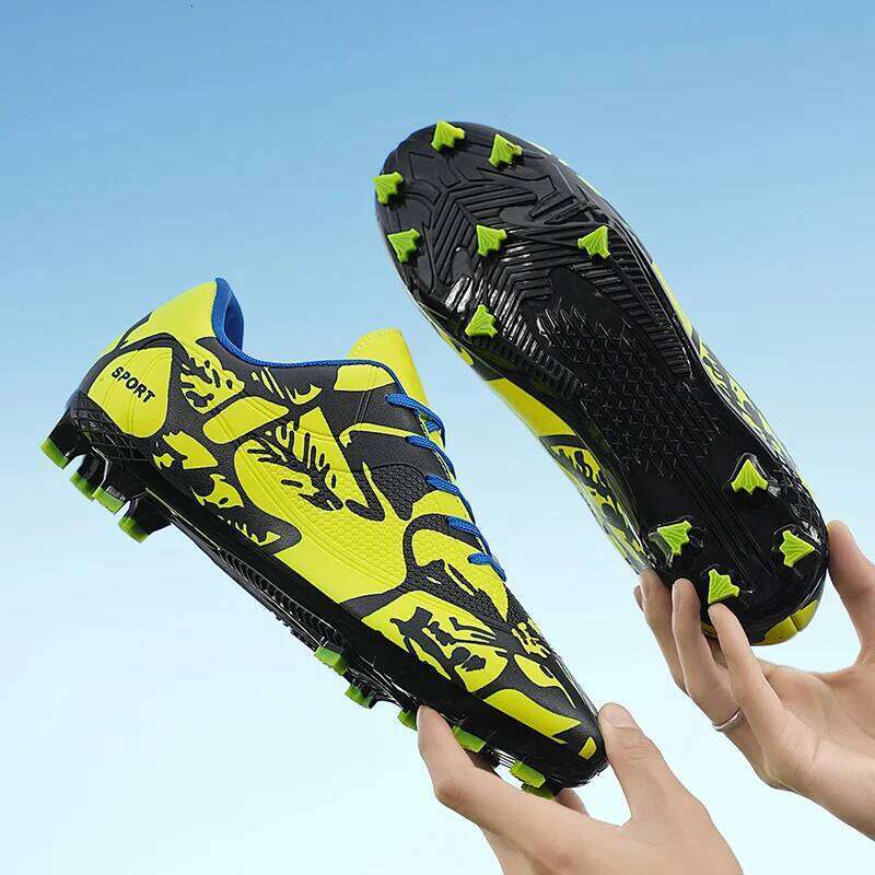 New Men Soccer Kids Cleats Grass Adult Professional Football Boots Ultralight Non-Slip Boys Training Shoes Drop Shipping