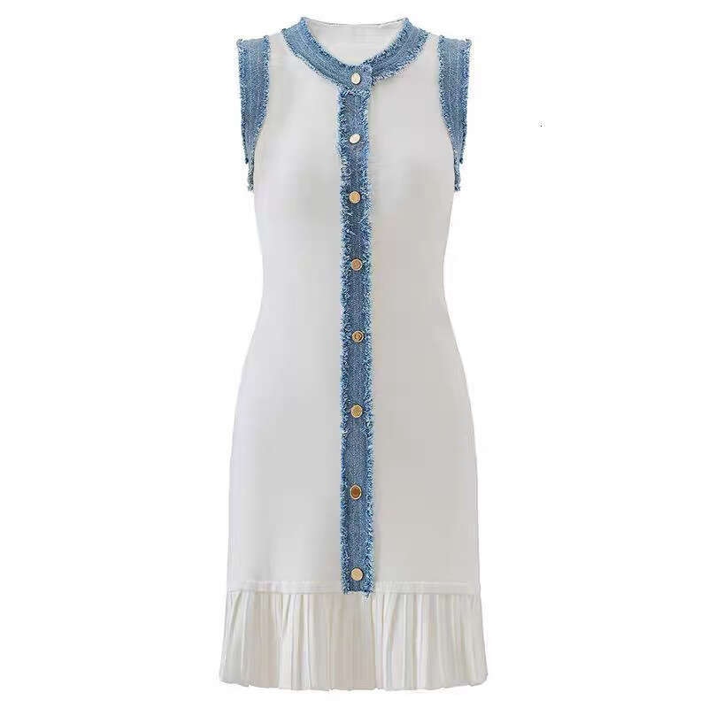 2026 k30 Spring New Designer Denim Lace Gold Button Daily Commuter Small pleated Skirt