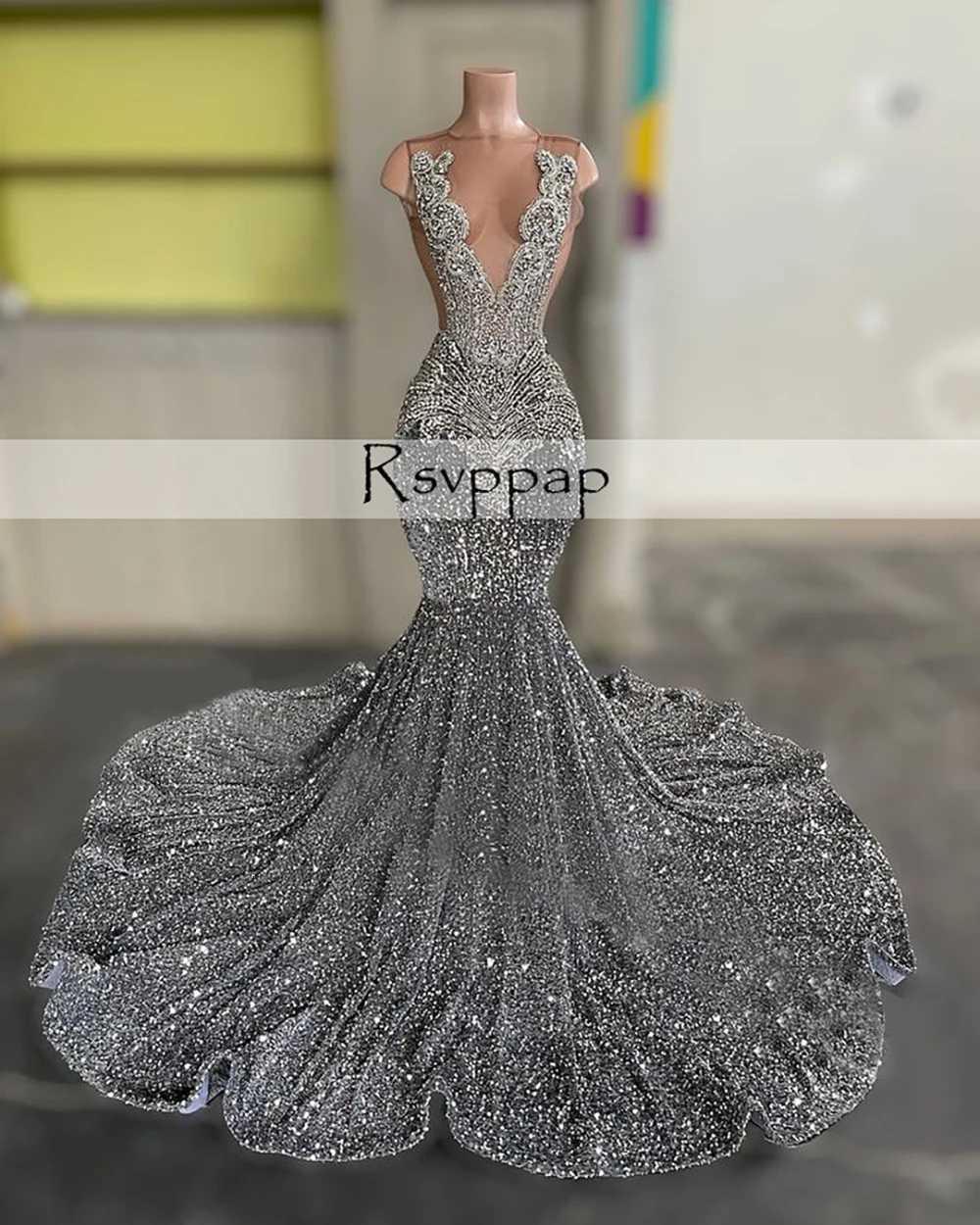 Sexy Long Sparkly Prom Dresses 2026 Sheer O-neck Luxury Silver Crystals Diamond Sequin Mermaid Black Girl Prom Party Gowns C260331