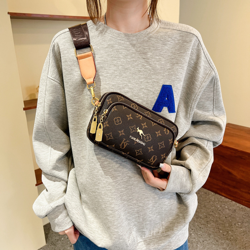 Vintage All Over Print Mini Camera Crossbody Bag Adjustable Wide Strap Metal Logo Casual Daily Phone Purse