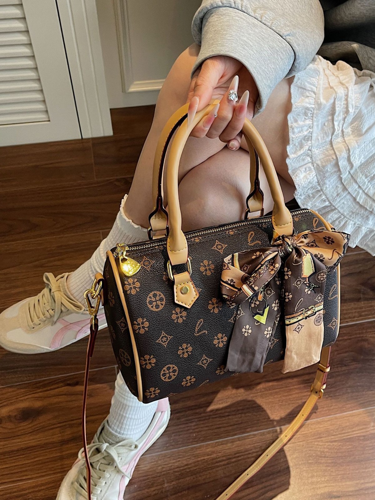 2026 Designer Handbag Trends: Vintage Print Boston Bag, Fashionable Large-Capacity Pillow Bag, Stylish Casual Shoulder Crossbody Bag, Luxury Handbag, 