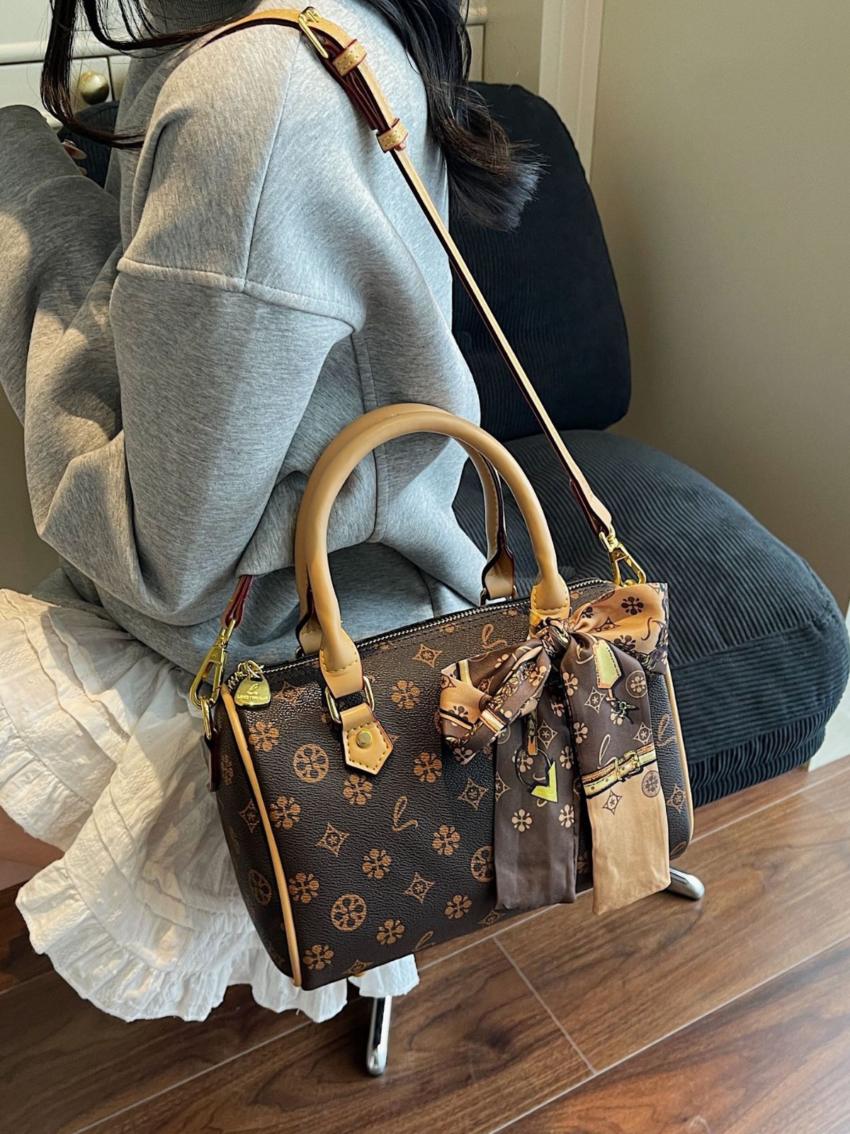 2026 Designer Handbag Trends: Vintage Print Boston Bag, Fashionable Large-Capacity Pillow Bag, Stylish Casual Shoulder Crossbody Bag, Luxury Handbag, 