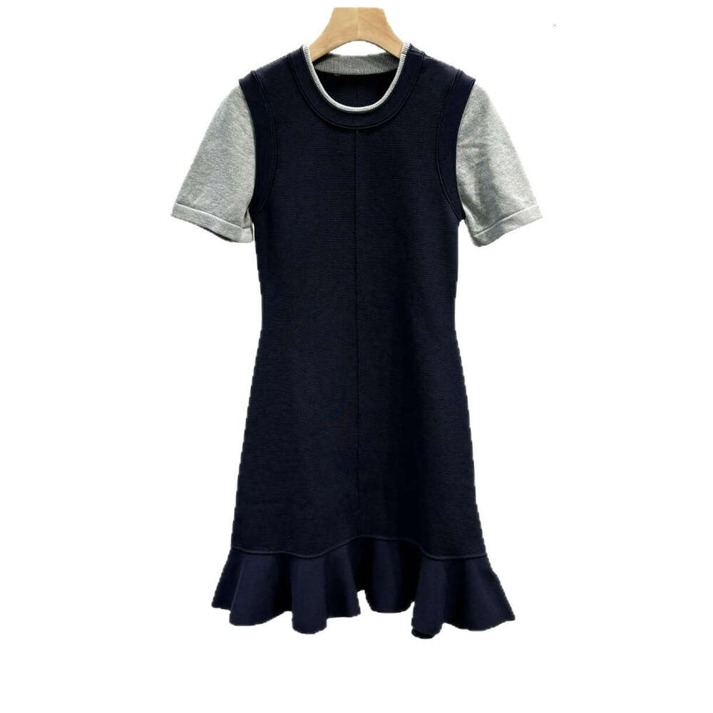 French women's 2026 autumn new k30 elegant and simple round neck slim fit patchwork knitted dress