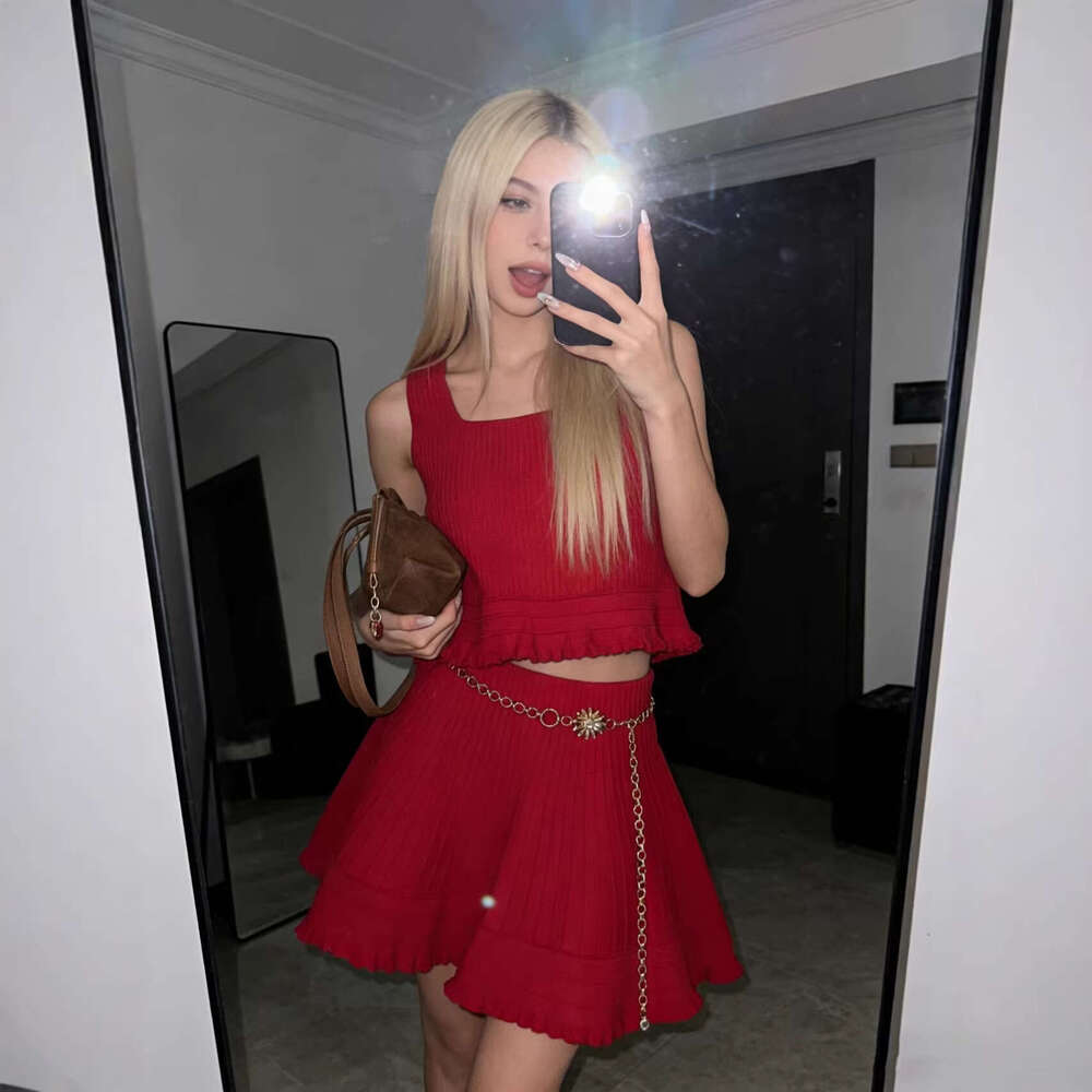 2026 Spring Designer French Elegant k30 Red Square FC Neck Slim Knitted Tank Top+Women's Skirt Set