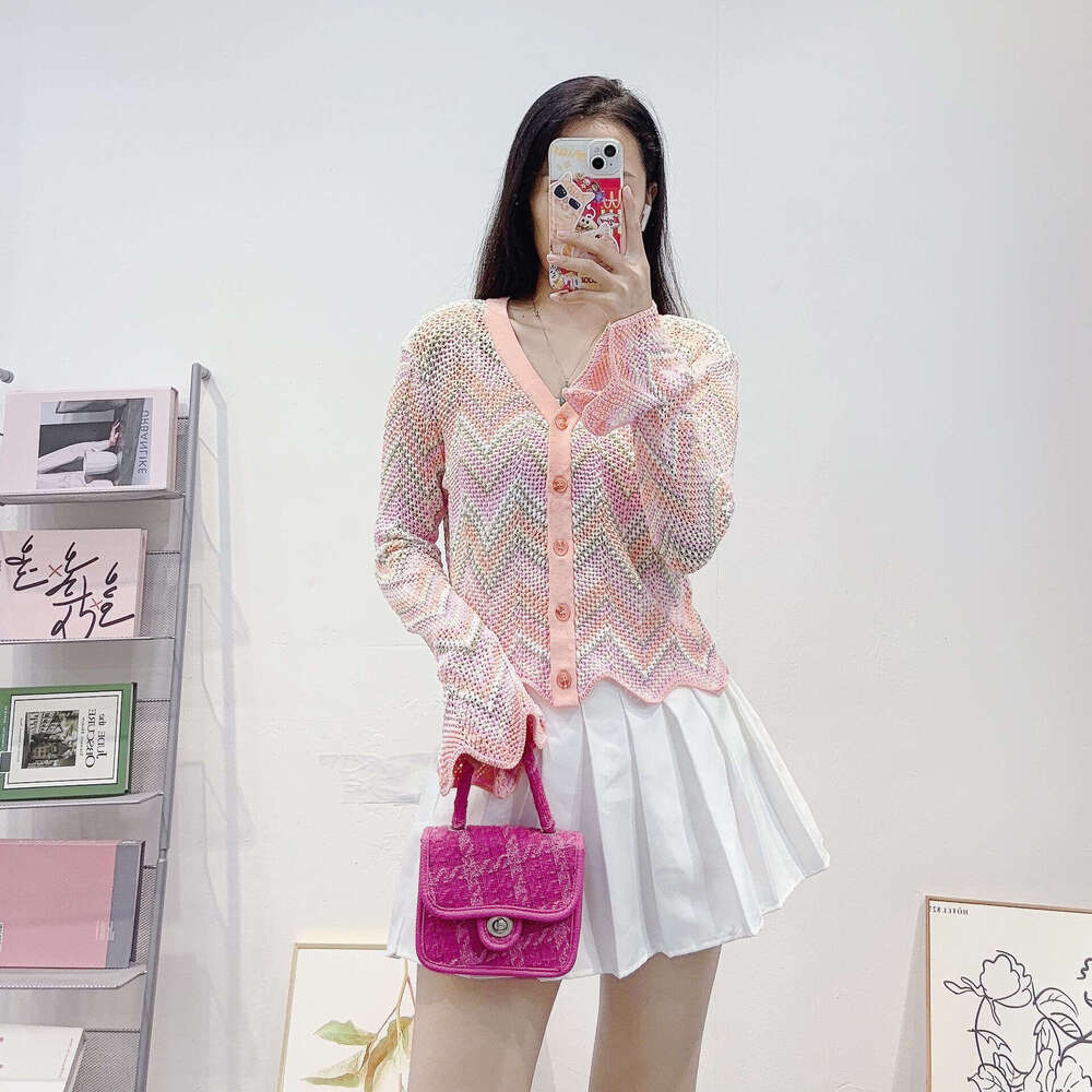 Designer high-end women's French vacation style retro wave pattern gold thread knitted k30 cardigan with bell shaped sleeves