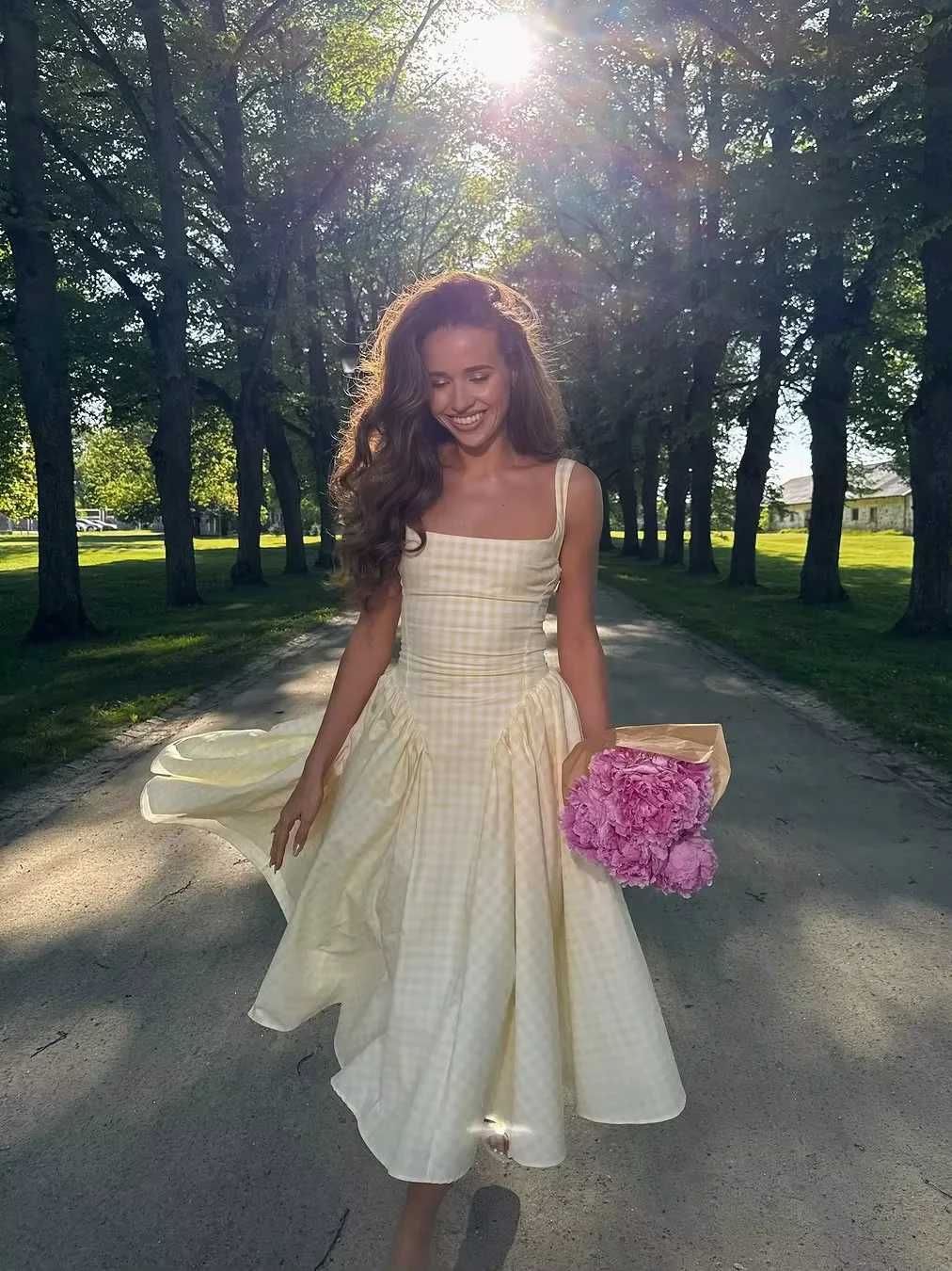 Lady Solid Sleeveless Sling Dress Backless Slim Pleated Hem Square Neck Plaid A-line Dresses Women Vacation Summer Midi Robes C260331