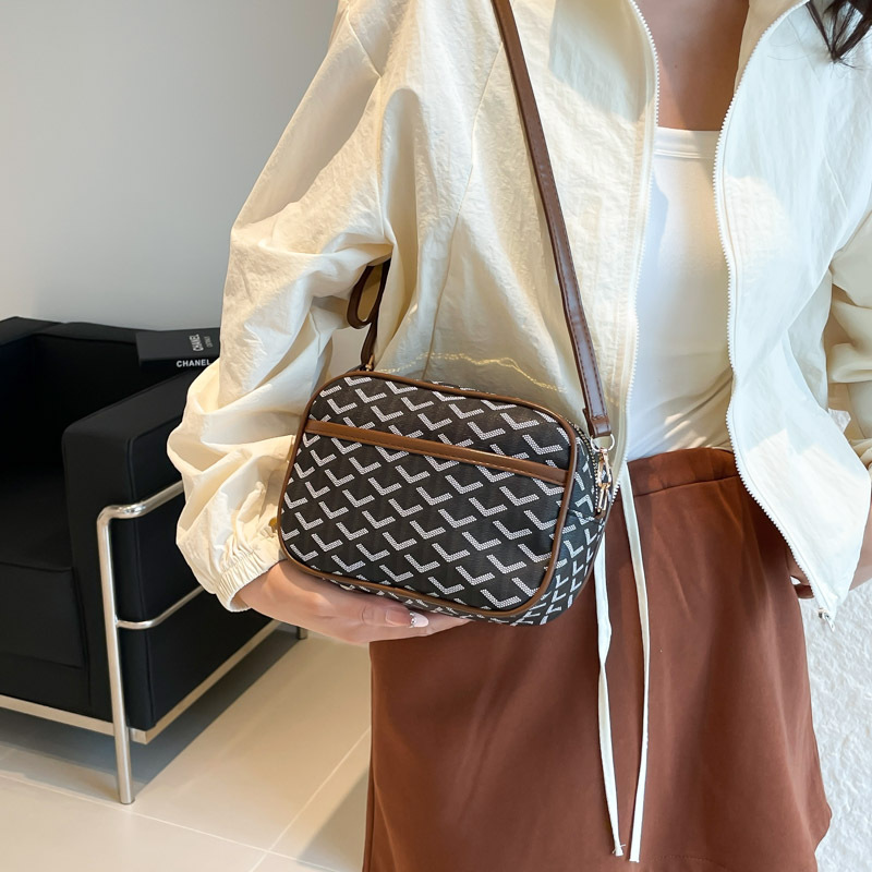2026 new hot selling women's crossbody bag, quilted printed pattern camera bag, spacious small square bag with free shipping