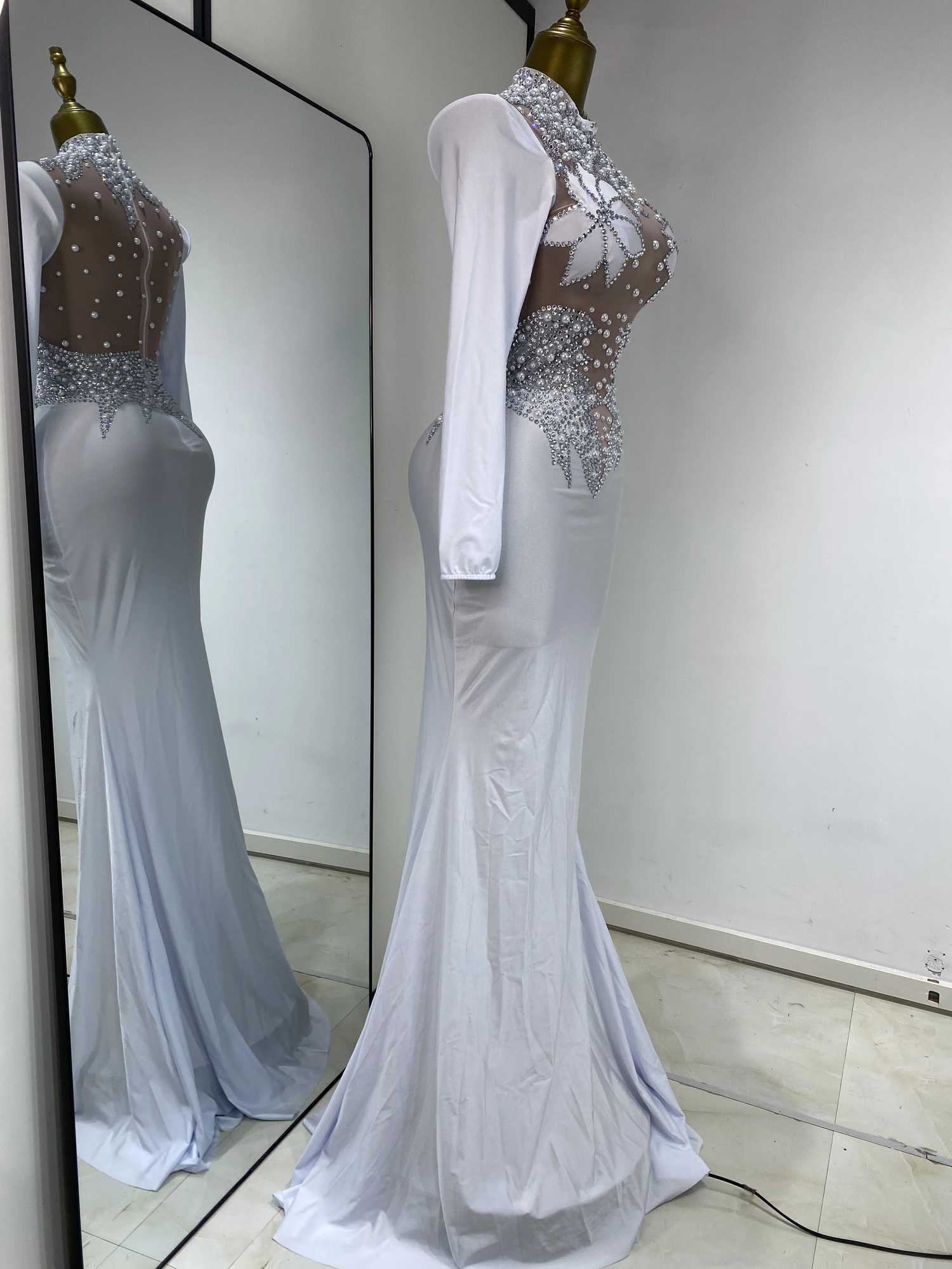 Luxury Pealrs Rhinestones Maxi Long Dress Women Elegant White Long Sleeve Wedding Evening Party Dresses Celebrity Runway Gala C260331