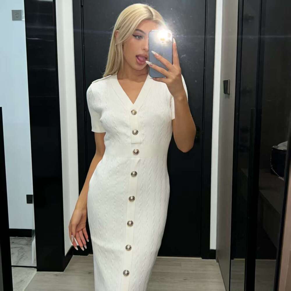 Designer's V-neck FC metal buckle women's knitted pullover, 2026 summer new short sleeved slim k30 fit dress