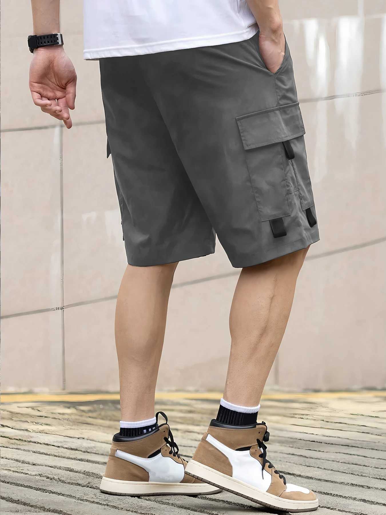 Mens casual sports pants loose fit stylish and trendy excellent quality and affordable price suitable for outdoor wear Z260331