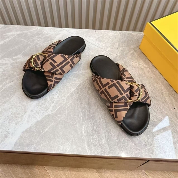 2026 Designer Paris Fashion Womens Slippers Genuine Leather With Metal Clasp Decoration F Pattern High Quality Comfortable Flat Soled Womens Slippers