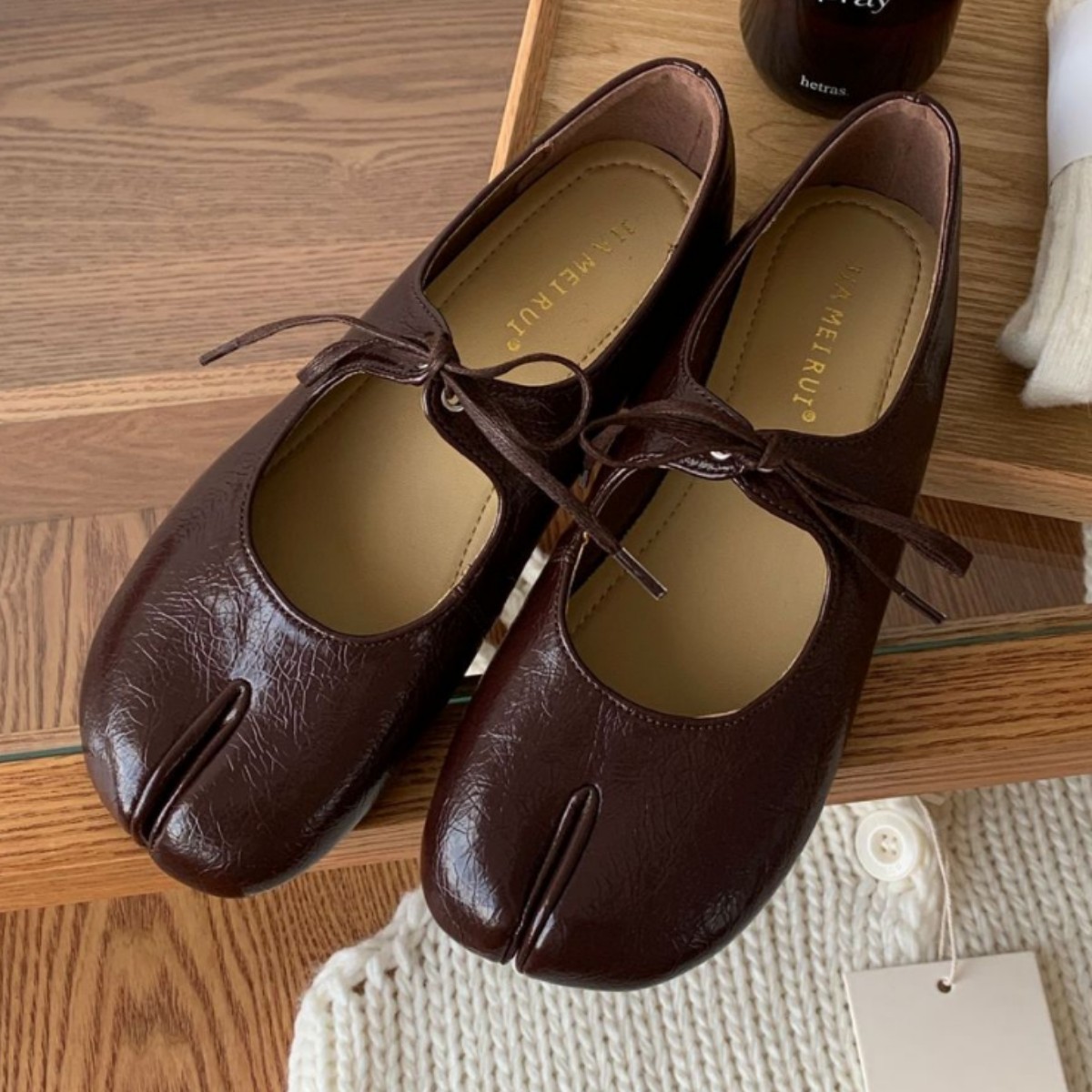 JIANERUI Free shipping new 2026 luxury Flat bottomed split toe flat toe ballet single shoe with pig trotters