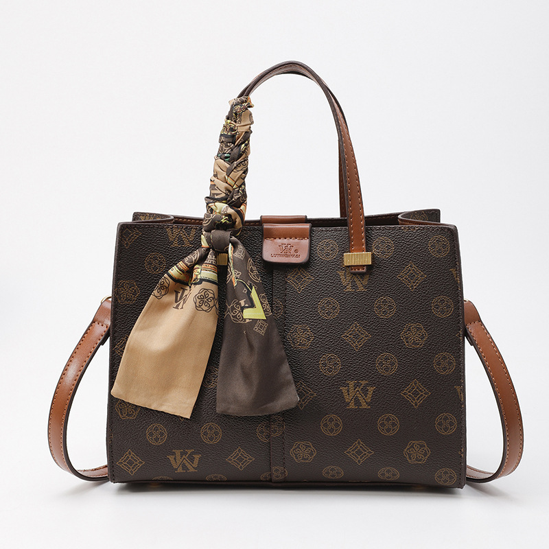 Free shipping Designer bag Women's Versatile Large Capacity Tote Bag with Shoulder Strap - Classic Plaid Design Innovative