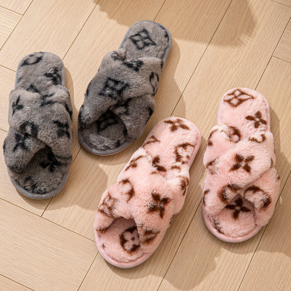 Free Shipping Designer Sandals Four Leaf Clover Open Toe Women's Slippers Autumn and Winter Warm Cotton Slippers Home Daily Outfit