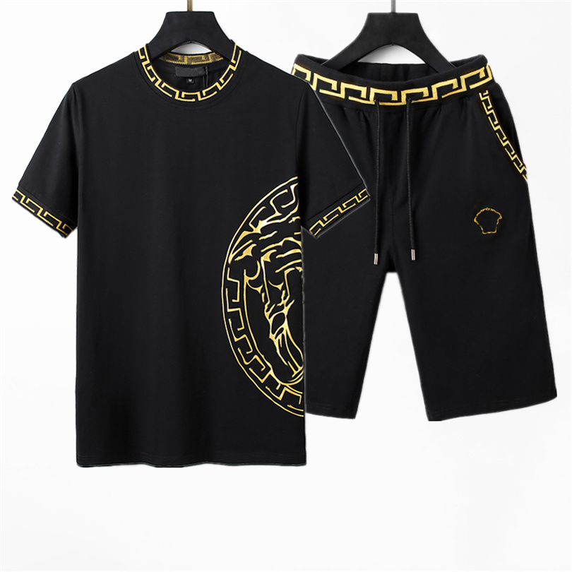 Summer Mens Beach luxurys Designers fashion leisure Tracksuits Suits T Shirt Seaside Holiday Shirts Shorts Sets Luxury Set Outfits Sportswears track suit