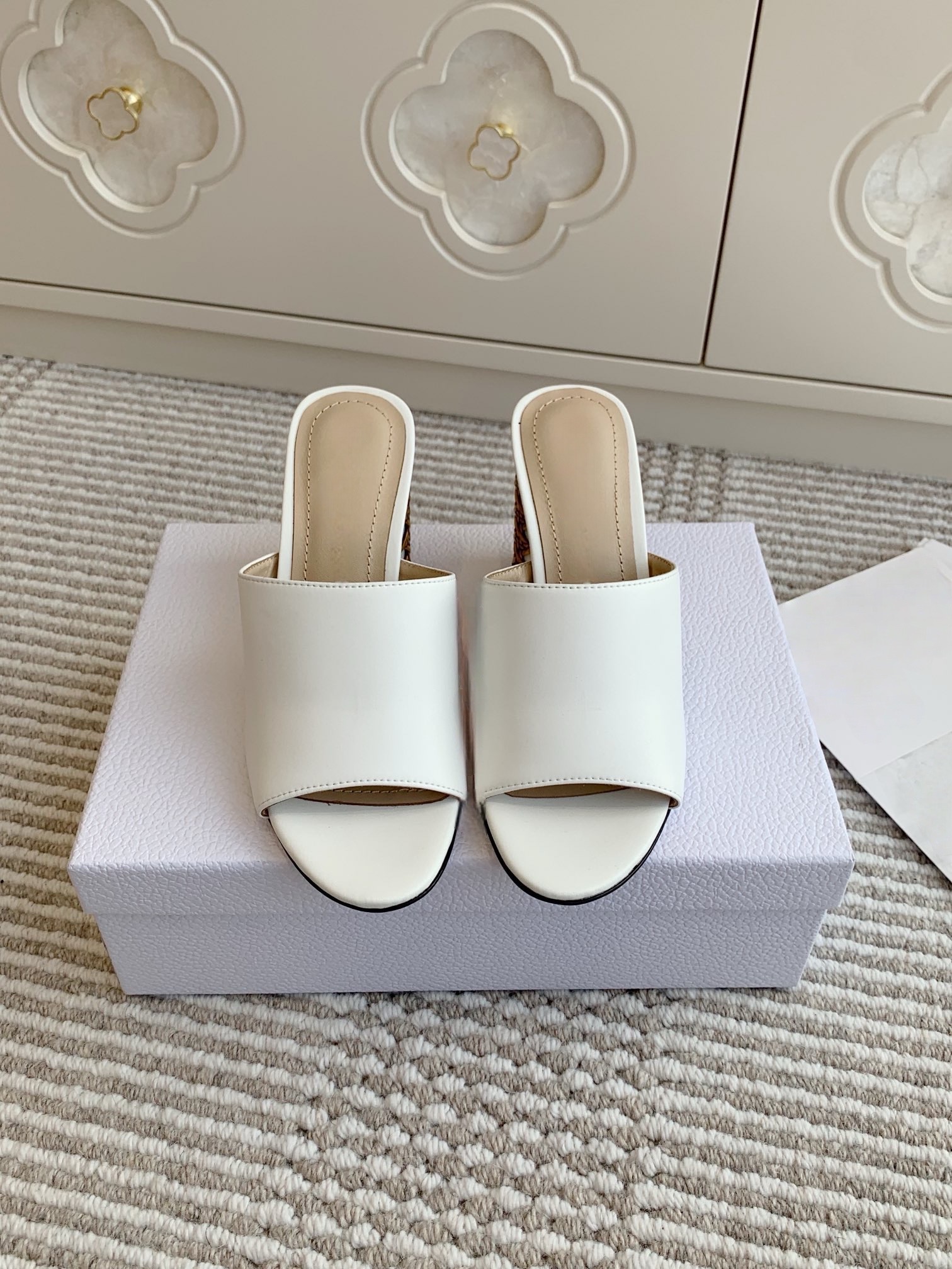 10A Top Designer High Heel Open-Toe Slippers, Casual Summer Mule Sandals, Simple Peep-Toe Design, Vintage Heavy Work, Banquet, Versatile Commuter Shoes, Comes with Box