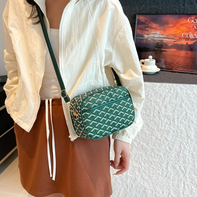 2026 new hot selling women's crossbody bag, quilted printed pattern camera bag, spacious small square bag with free shipping