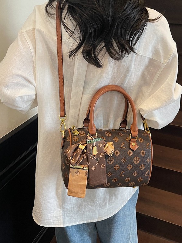 2026 Designer Handbag Trends: Vintage Print Boston Bag, Fashionable Large-Capacity Pillow Bag, Stylish Casual Shoulder Crossbody Bag, Luxury Handbag, 