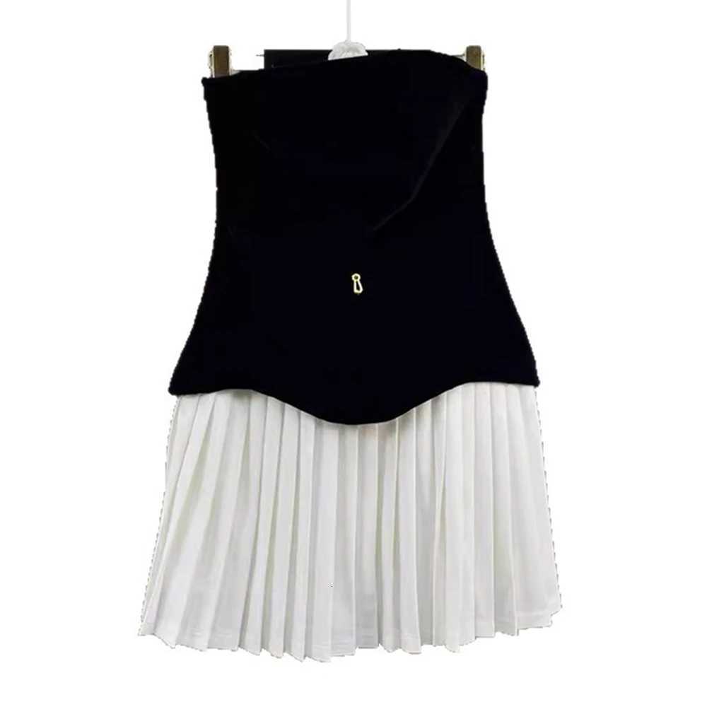 Dark Luxury Velvet Strapless Drawstring Waist Strapless Skirt 2026 Winter Metal Decoration Pleated Patchwork Dress C260331