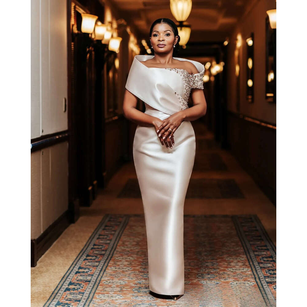 2026 Plus Size Ivory Sheath Mother Of Bride Dresses Lace Crystals Satin Off Shoulder Evening Party Mama's Dress Vintage Birthday Wedding Guest Gr