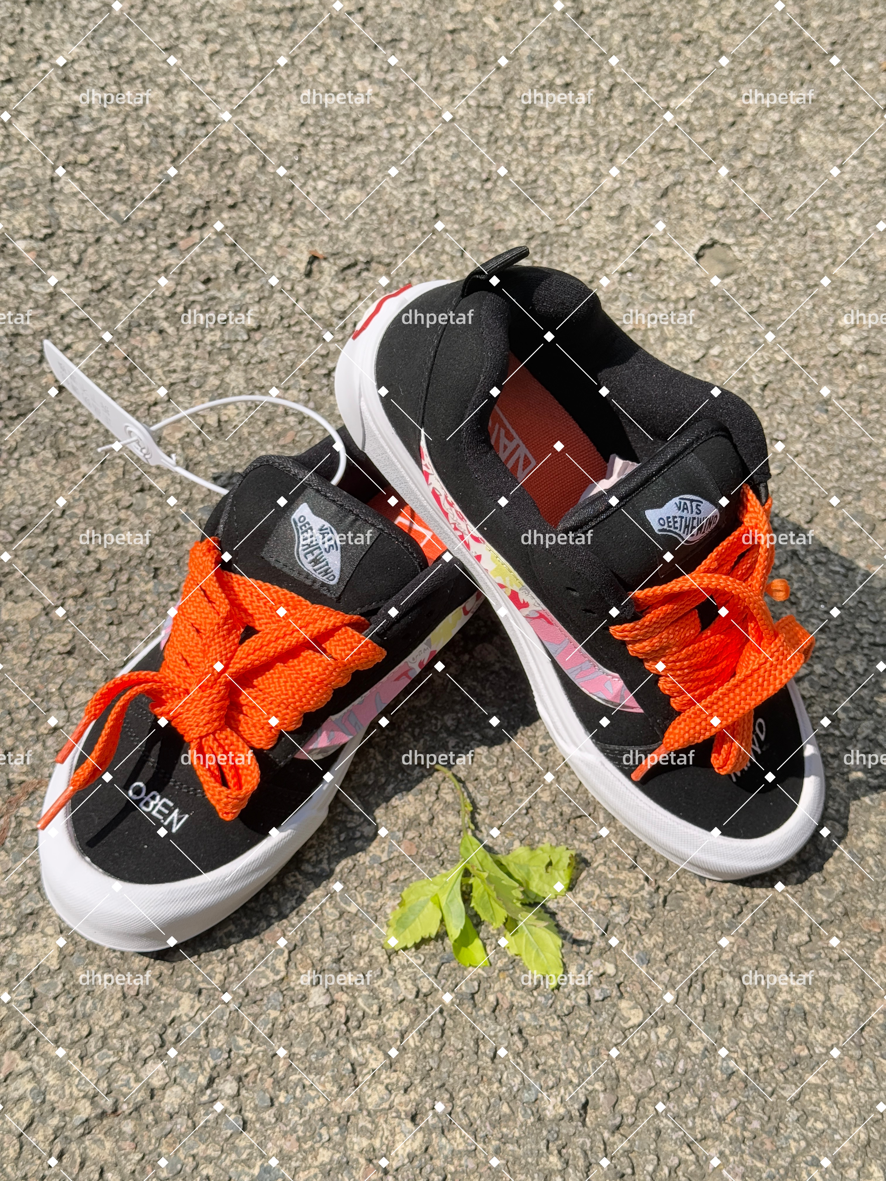 Free shipping 2026 luxury Streetwear Skate Shoes Black Green Color Block Bread Sneakers for Men Women Casual Board Shoes