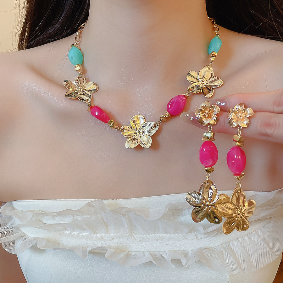 European American cross-border acrylic flower pendant earring necklace set, Bohemian court style, exaggerated and elegant jewelry - view 3