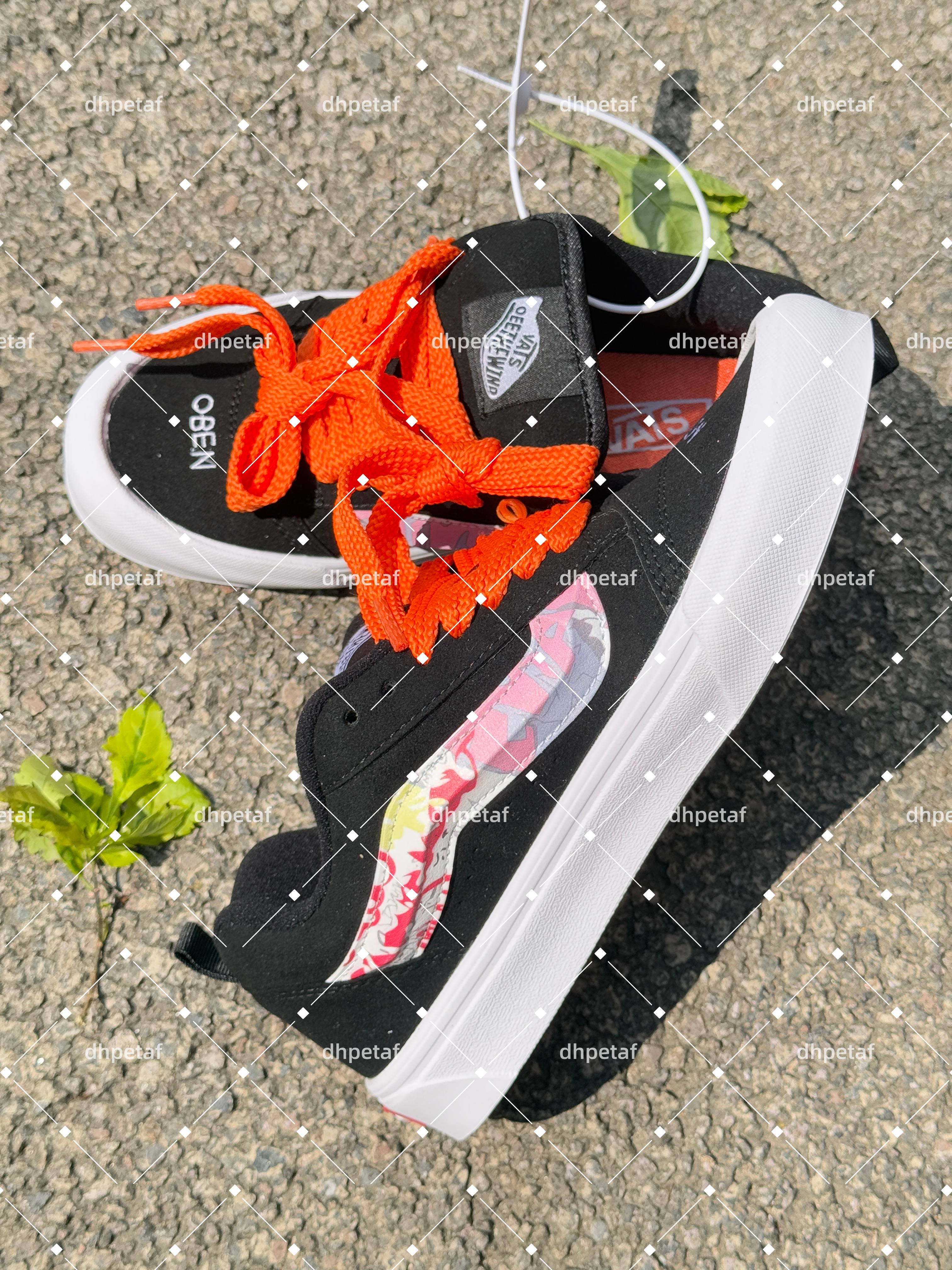 Free shipping 2026 luxury Streetwear Skate Shoes Black Green Color Block Bread Sneakers for Men Women Casual Board Shoes