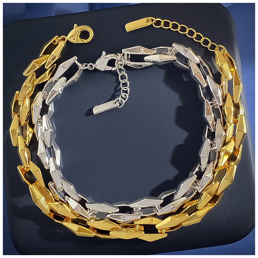 Designer Bracelet Bracelet for Women Stainless Steel 18K Gold Plated Bangle Sleek Geometric Bangles Luxury Jewlery Designer for Women Elegant Timeless