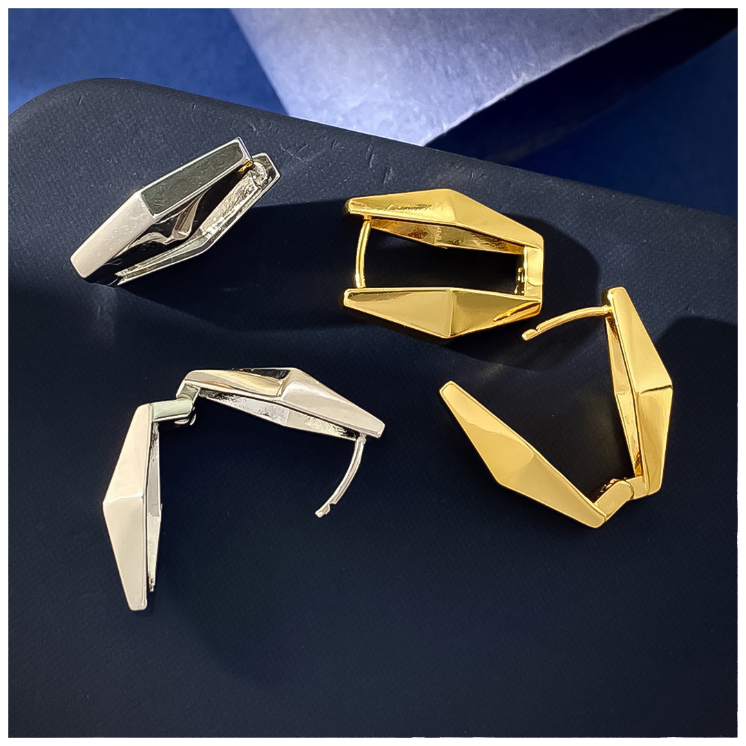 Designer Bracelet Bracelet for Women Stainless Steel 18K Gold Plated Bangle Minimal Geometric Silhouette Bangles Luxury Jewlery Designer for Women Ele