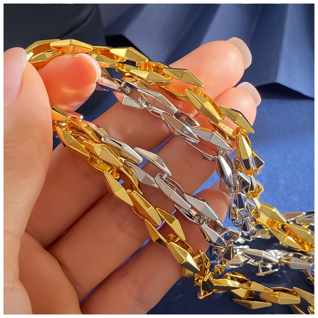 Designer Bracelet Bracelet for Women Stainless Steel 18K Gold Plated Bangle Modern Geometric Bangles Luxury Jewlery Designer for Women Elegant Timeles