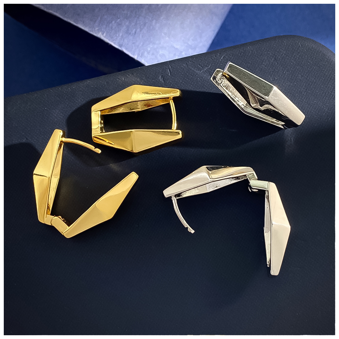 Designer Bracelet Bracelet for Women Stainless Steel 18K Gold Plated Bangle Minimal Geometric Silhouette Bangles Luxury Jewlery Designer for Women Ele