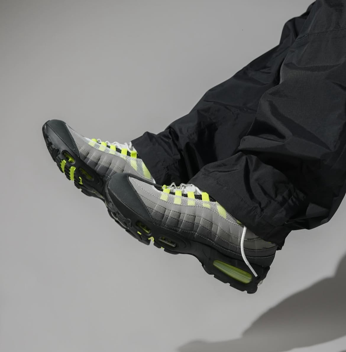 95 Running Sport Shoes 95s men retroes neon Sneakers Black Baltic Blue Cool Grey Green Mandarin women Travel Aurora Green Gusto trainers 40-46