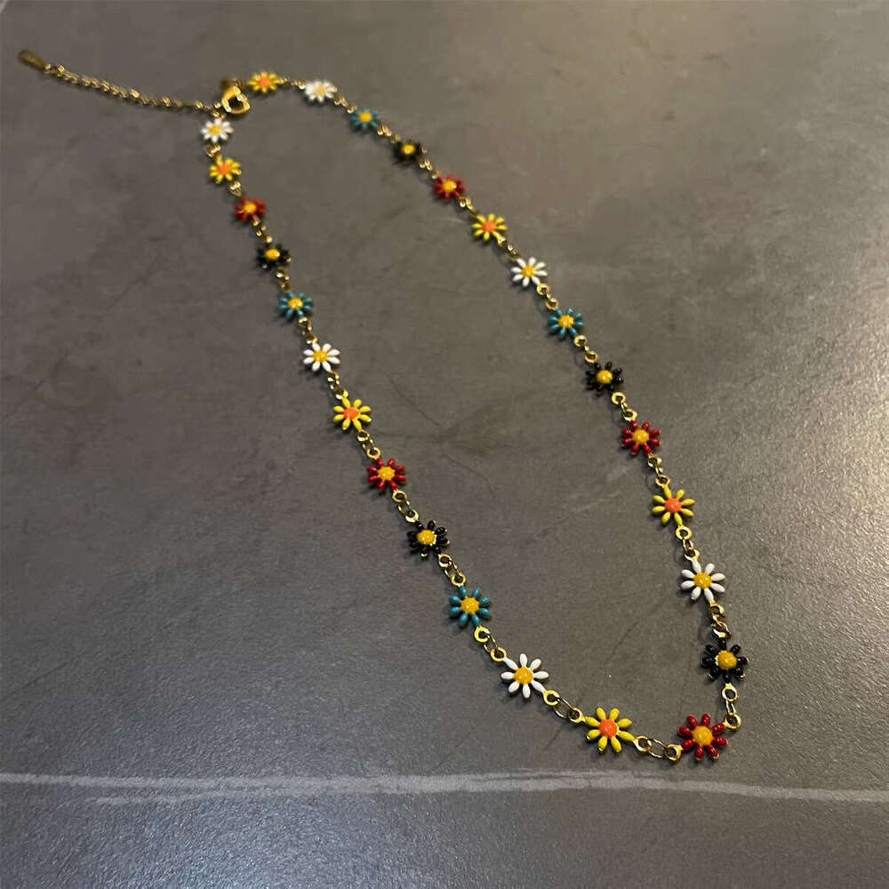 Design Patchwork Colorful Daisy Men's Necklace Women's Niche Design Choker High-end Clavicle Sweet Cool Sweater Chain
