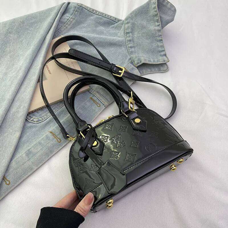 Classic Shell Luxurious Finish With Smooth Design Single Shoulder Crossbody Bag - Women's Style