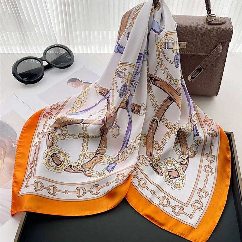 Luxury Lady Chain Print Square Simulated Silk Thin Neck Scarf Fashion Sunscreen Headscarf For Women 70x70cm 26Y0430