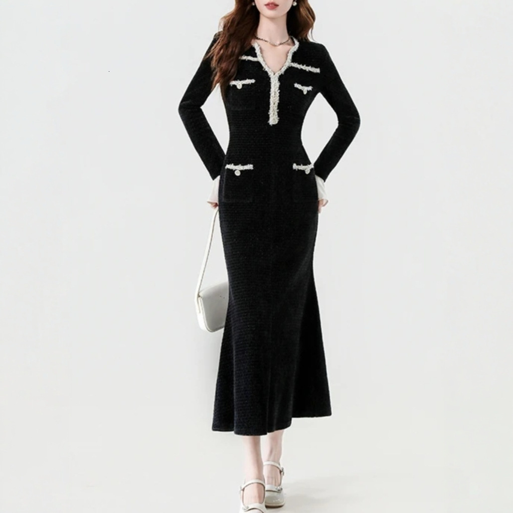 Summer Designer Dress French Socialite Elegant V Neck Flare Sleeve Mermaid Dress Age Reducing Fashion Black Inner Wear Slim Fitted Temperament Casual 
